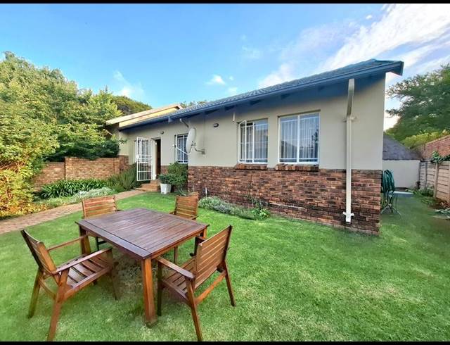 3 BEDROOM TOWNHOUSE FOR SALE IN ERASMUSKLOOF